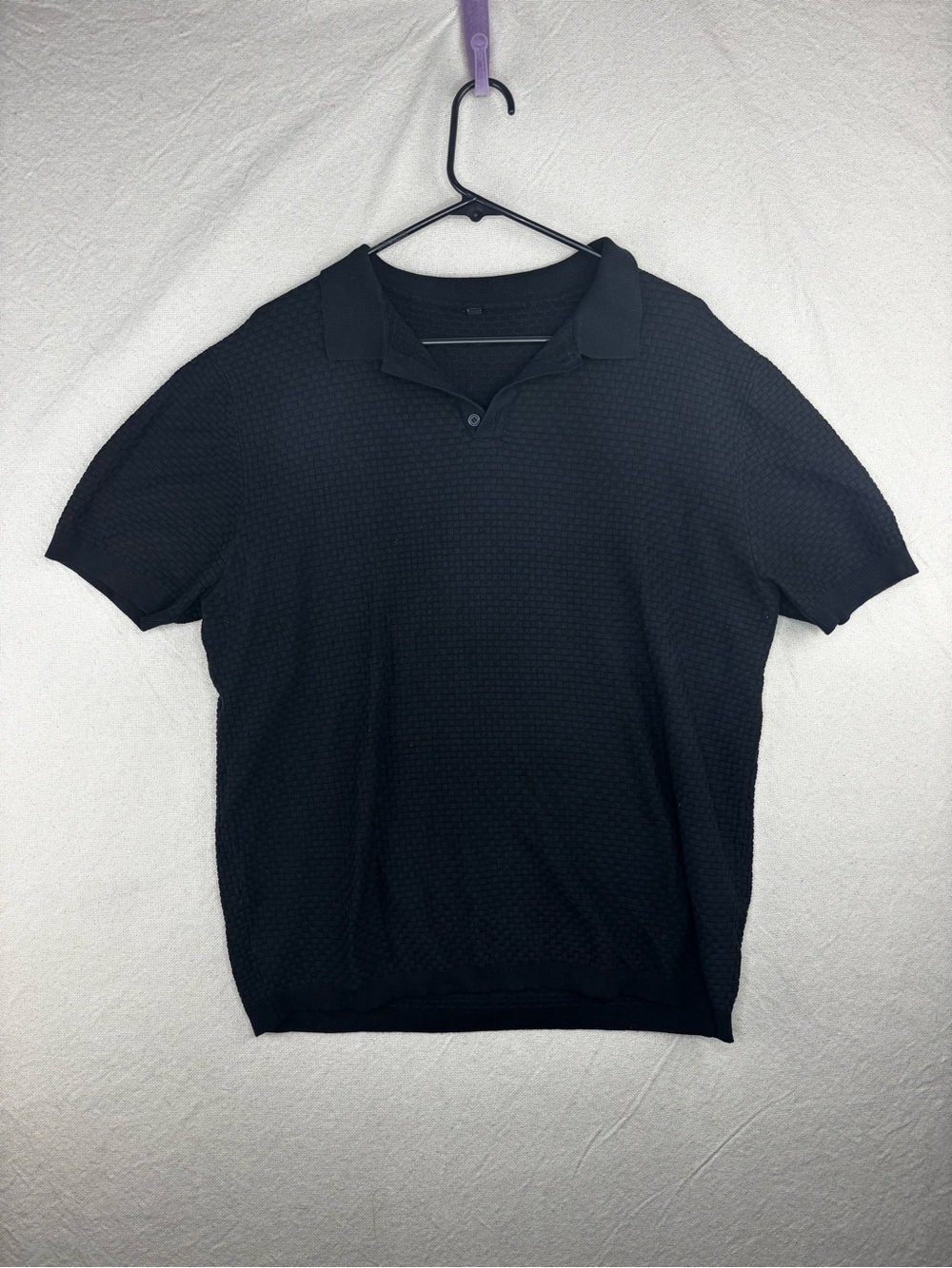 Black men’s 2XL collared shirt